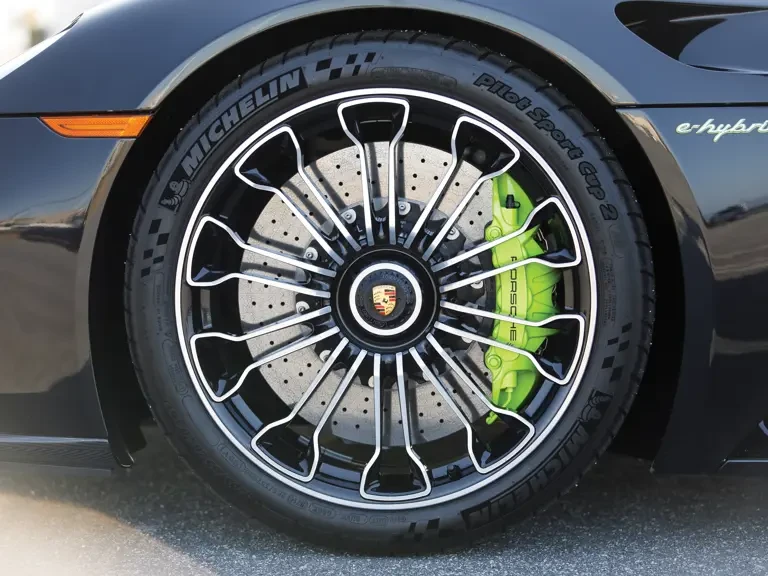 2015 Porsche 918 Spyder - Image 9 of 31