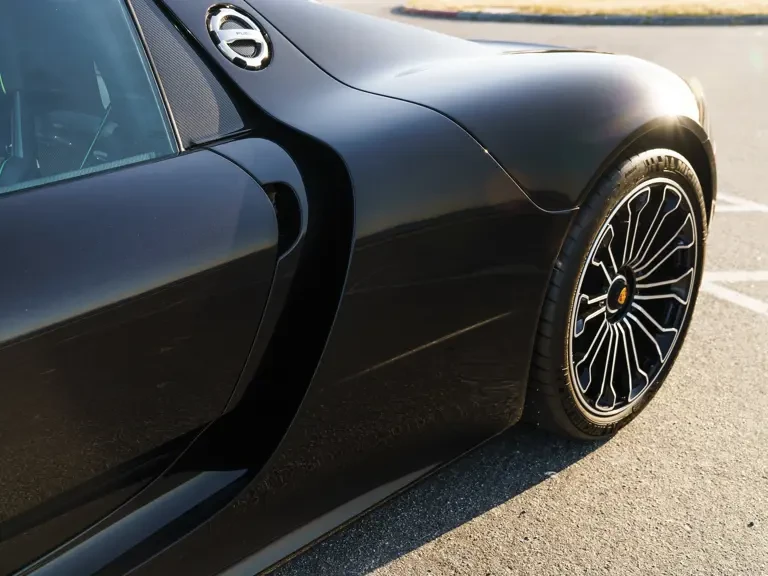 2015 Porsche 918 Spyder - Image 21 of 31