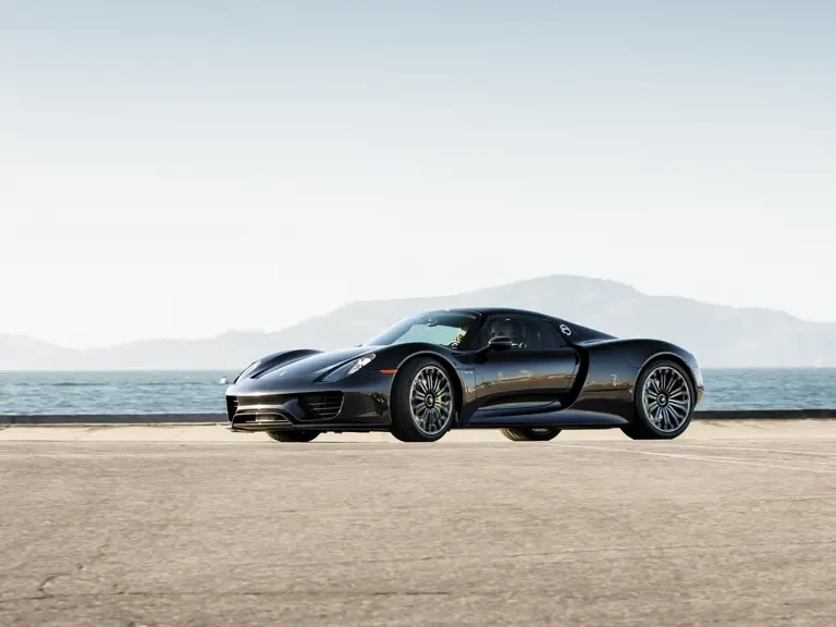 2015 Porsche 918 Spyder - Image 24 of 31