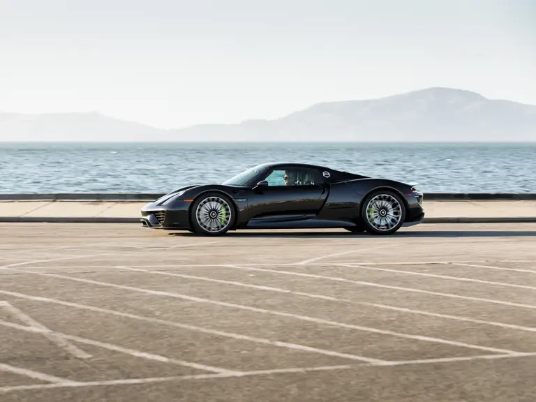 2015 Porsche 918 Spyder - Image 26 of 31