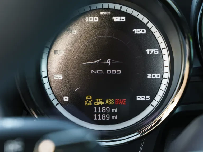 2015 Porsche 918 Spyder - Image 14 of 31