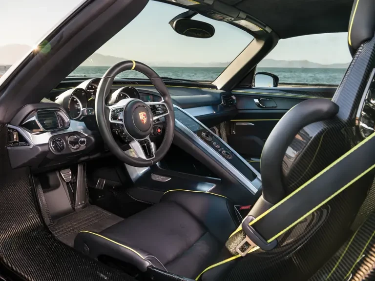 2015 Porsche 918 Spyder - Image 5 of 31