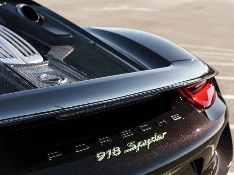 2015 Porsche 918 Spyder - Image 8 of 31