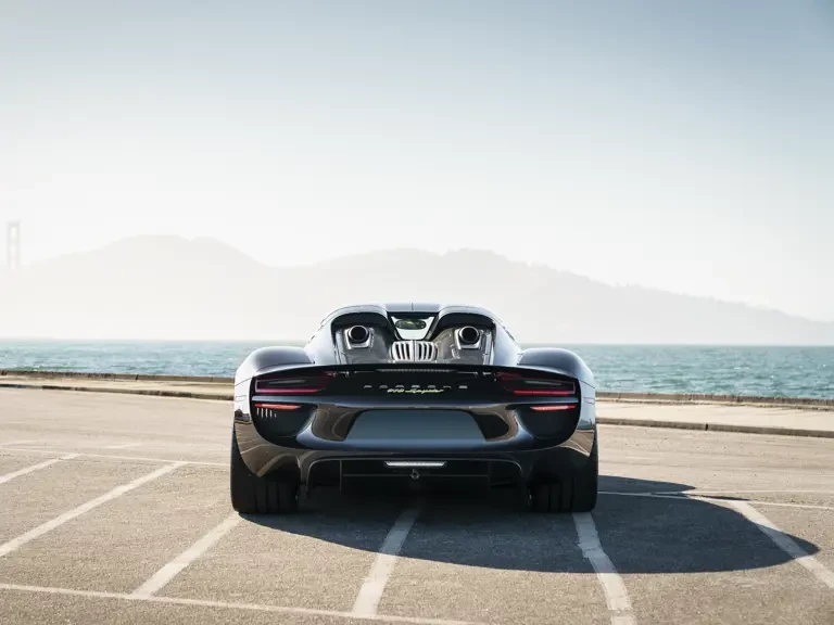 2015 Porsche 918 Spyder - Image 11 of 31