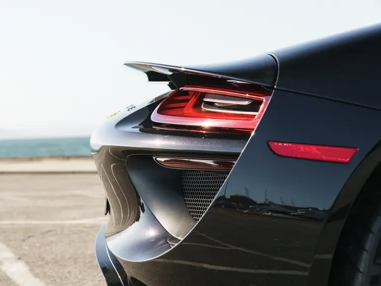 2015 Porsche 918 Spyder - Image 19 of 31