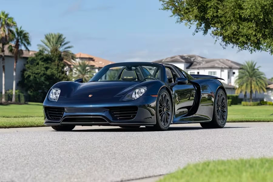 2015 Porsche 918 Spyder - Image 15 of 31