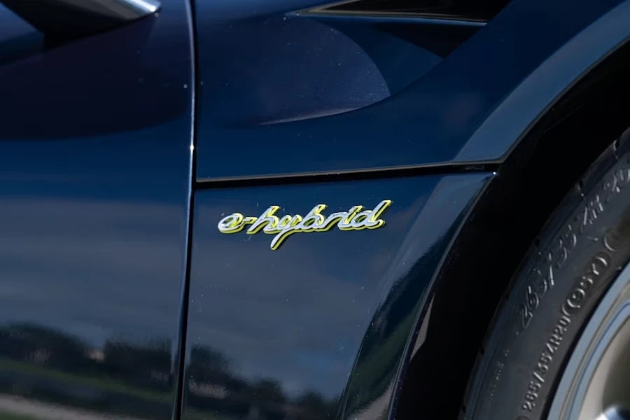 2015 Porsche 918 Spyder - Image 23 of 31
