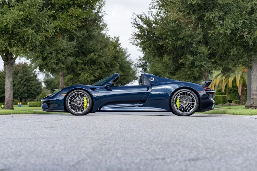 2015 Porsche 918 Spyder - Image 2 of 31