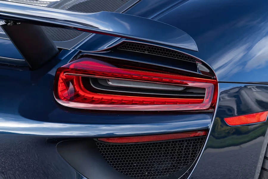 2015 Porsche 918 Spyder - Image 21 of 31
