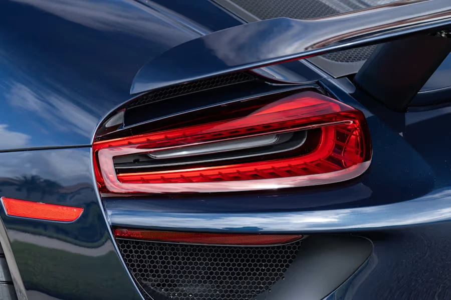 2015 Porsche 918 Spyder - Image 29 of 31