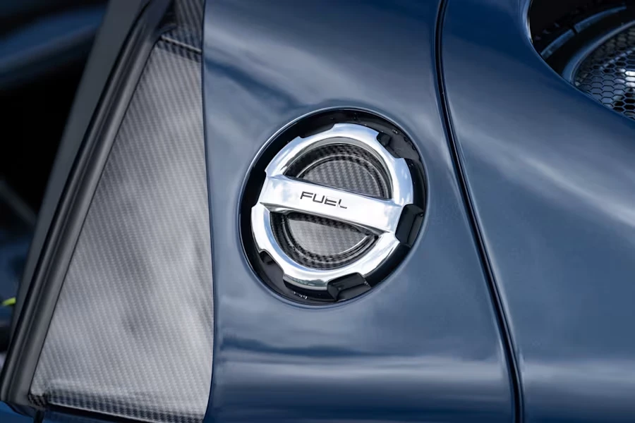 2015 Porsche 918 Spyder - Image 18 of 31