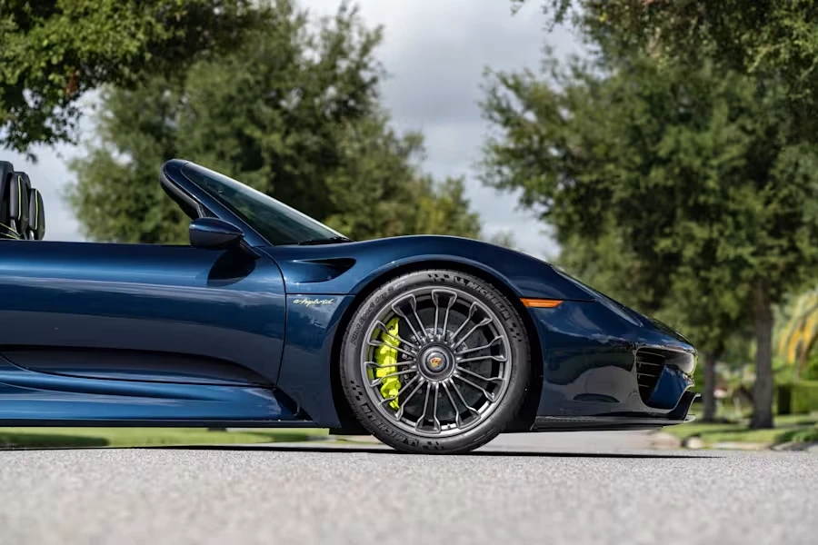 2015 Porsche 918 Spyder - Image 22 of 31