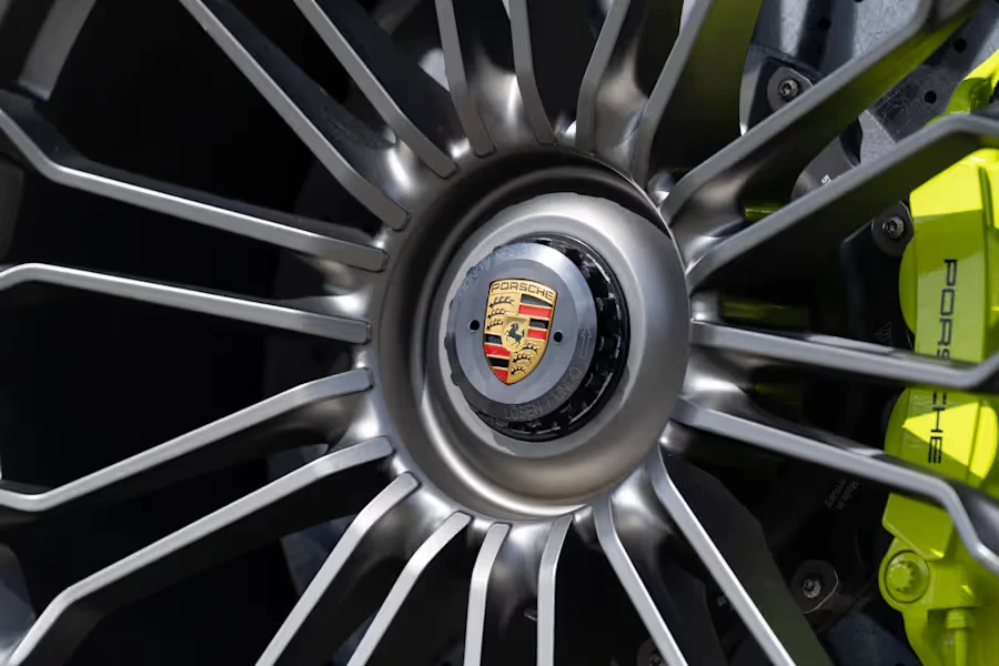 2015 Porsche 918 Spyder - Image 7 of 31