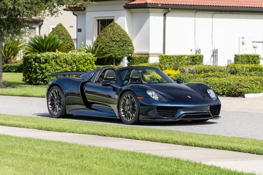 2015 Porsche 918 Spyder - Image 16 of 31