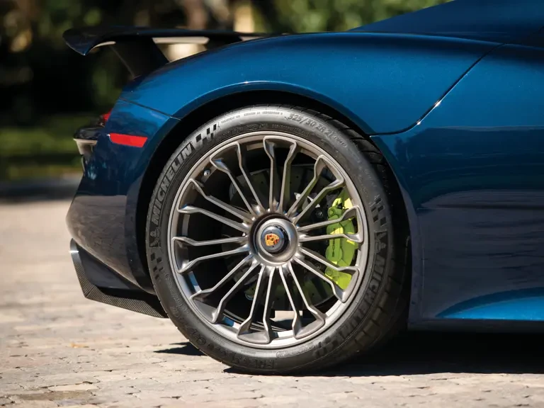 2015 Porsche 918 Spyder - Image 25 of 31