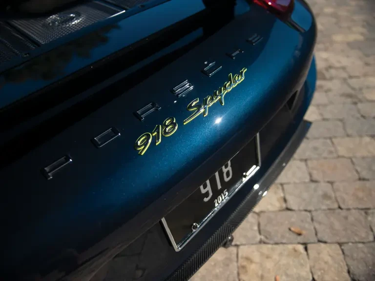 2015 Porsche 918 Spyder - Image 12 of 31