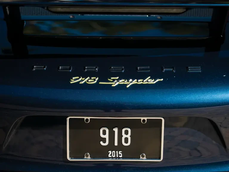 2015 Porsche 918 Spyder - Image 15 of 31