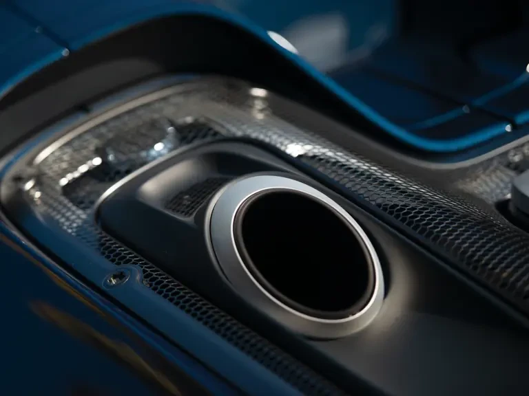 2015 Porsche 918 Spyder - Image 14 of 31