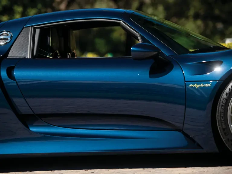 2015 Porsche 918 Spyder - Image 26 of 31