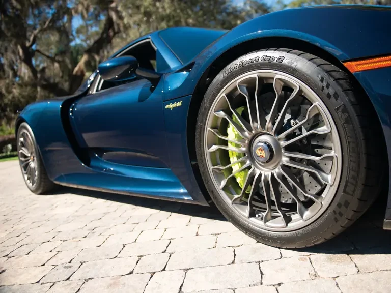 2015 Porsche 918 Spyder - Image 11 of 31