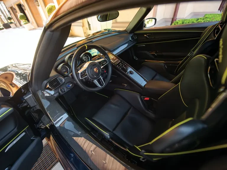 2015 Porsche 918 Spyder - Image 5 of 31