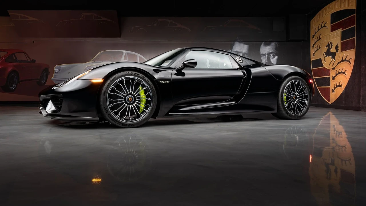 2015 Porsche 918 Spyder - Image 6 of 31