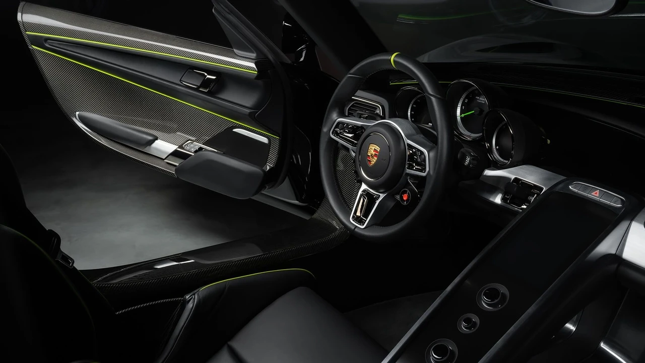 2015 Porsche 918 Spyder - Image 31 of 31