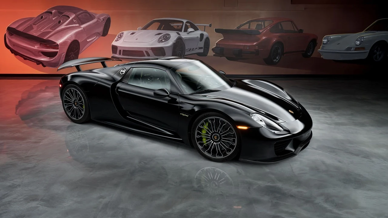 2015 Porsche 918 Spyder - Image 10 of 31