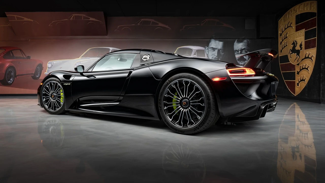 2015 Porsche 918 Spyder - Image 9 of 31