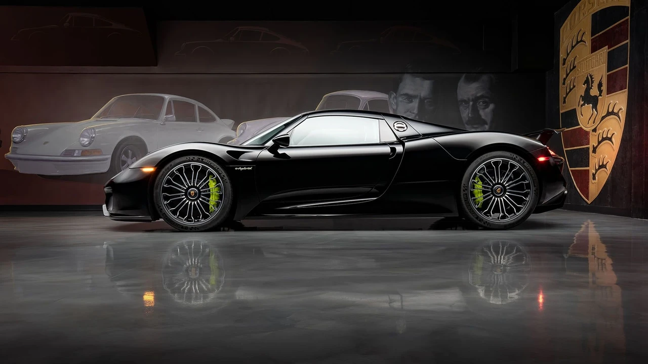 2015 Porsche 918 Spyder - Image 4 of 31