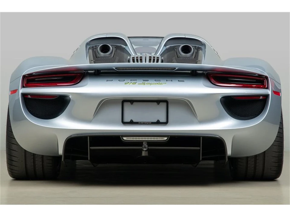 2015 Porsche 918 Spyder - Image 6 of 31