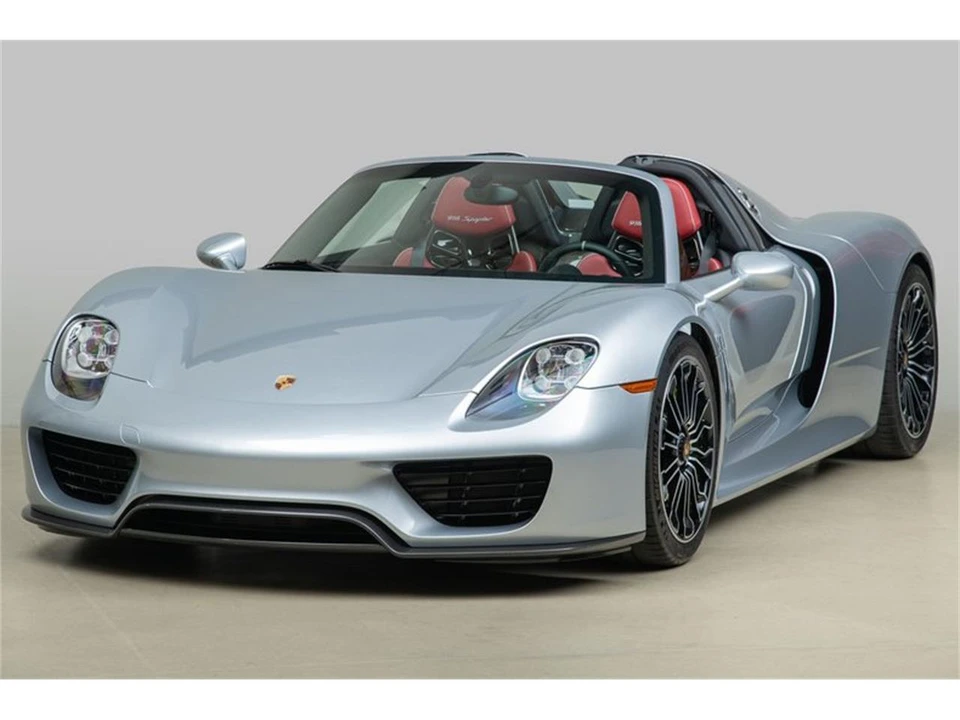 2015 Porsche 918 Spyder - Image 2 of 31