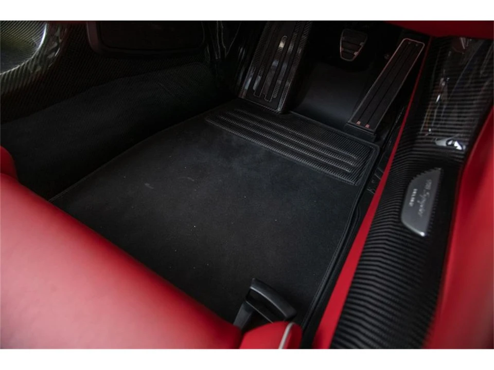 2015 Porsche 918 Spyder - Image 27 of 31