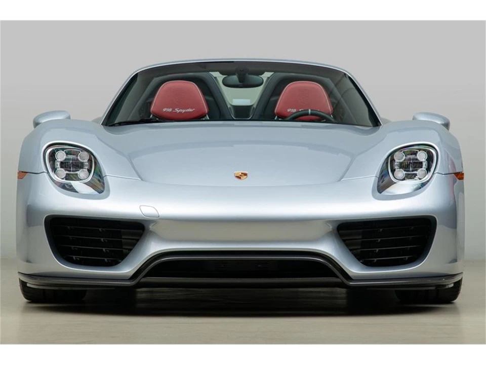 2015 Porsche 918 Spyder - Image 13 of 31