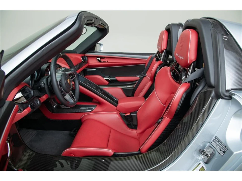 2015 Porsche 918 Spyder - Image 23 of 31