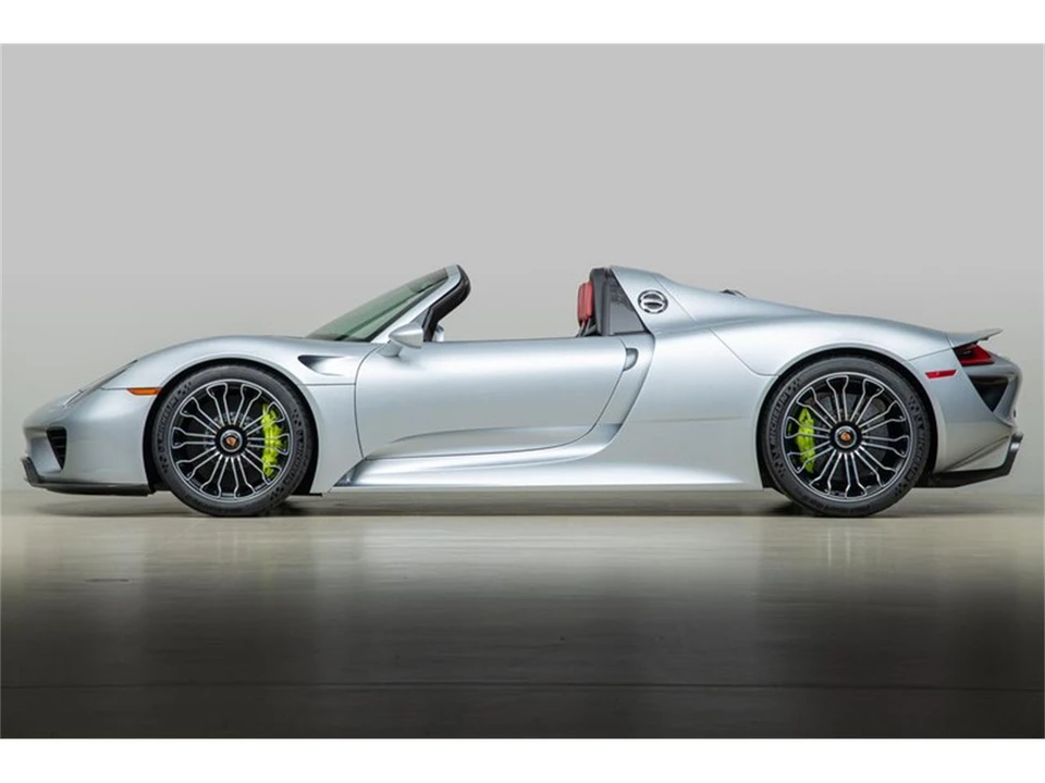 2015 Porsche 918 Spyder - Image 3 of 31
