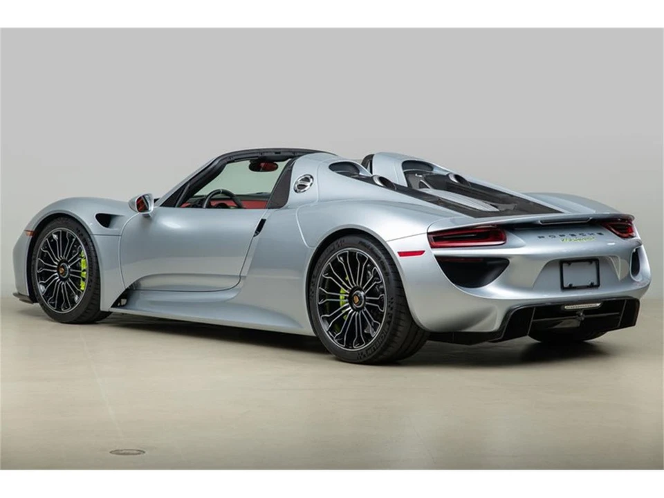 2015 Porsche 918 Spyder - Image 4 of 31