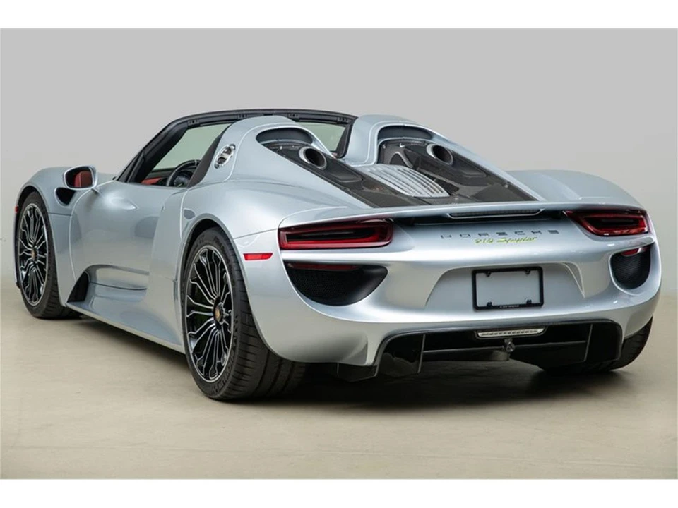 2015 Porsche 918 Spyder - Image 5 of 31