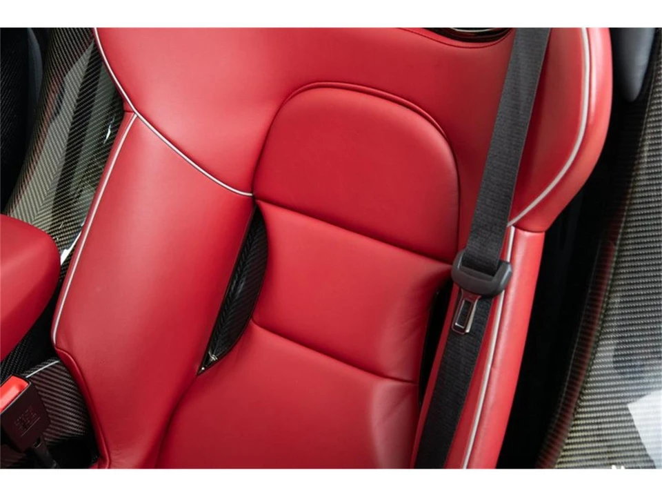2015 Porsche 918 Spyder - Image 25 of 31