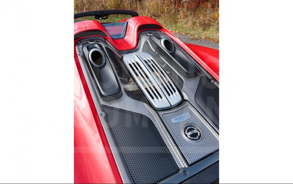 2015 Porsche 918 Spyder - Image 24 of 26