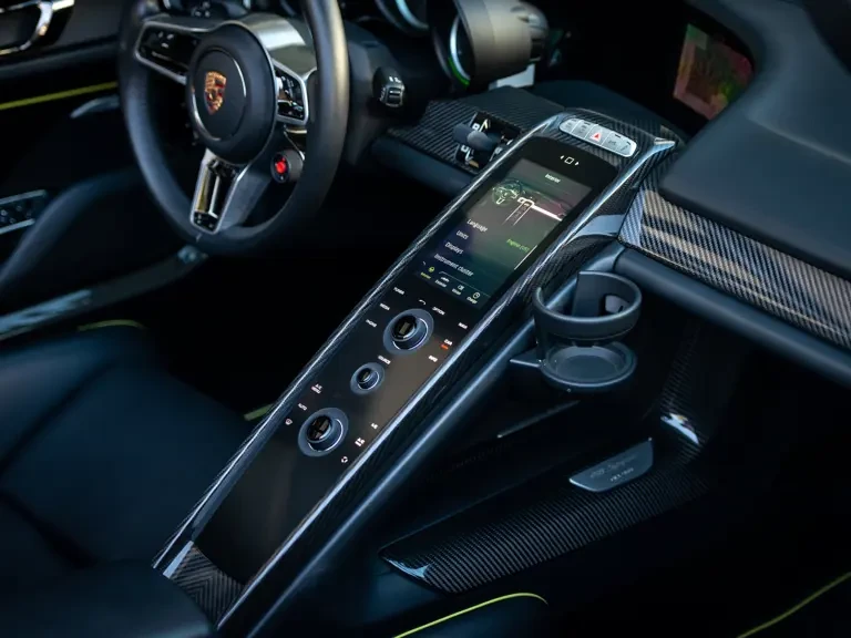 2015 Porsche 918 Spyder - Image 13 of 31