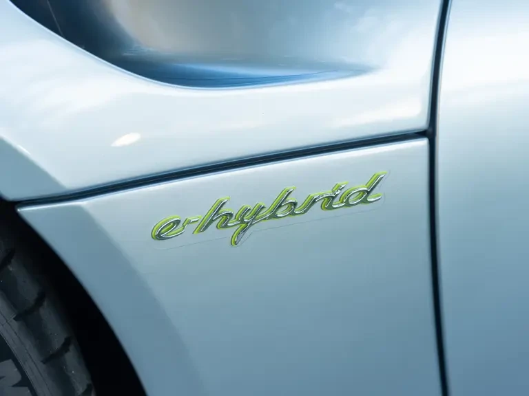 2015 Porsche 918 Spyder - Image 30 of 31