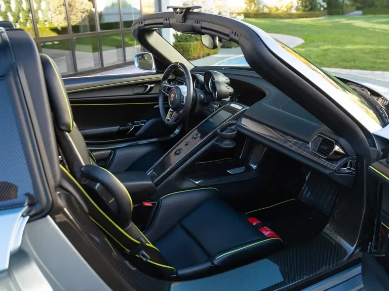 2015 Porsche 918 Spyder - Image 5 of 31