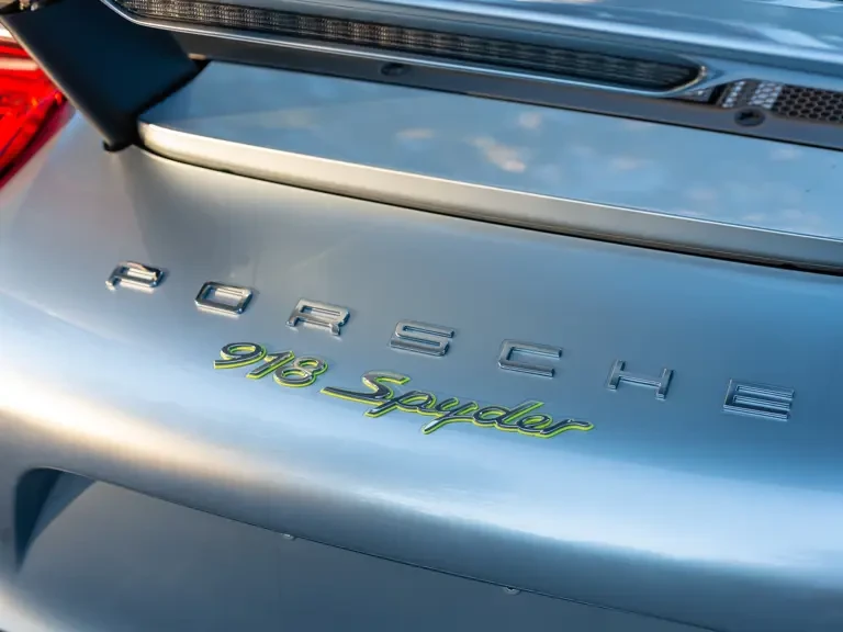 2015 Porsche 918 Spyder - Image 7 of 31