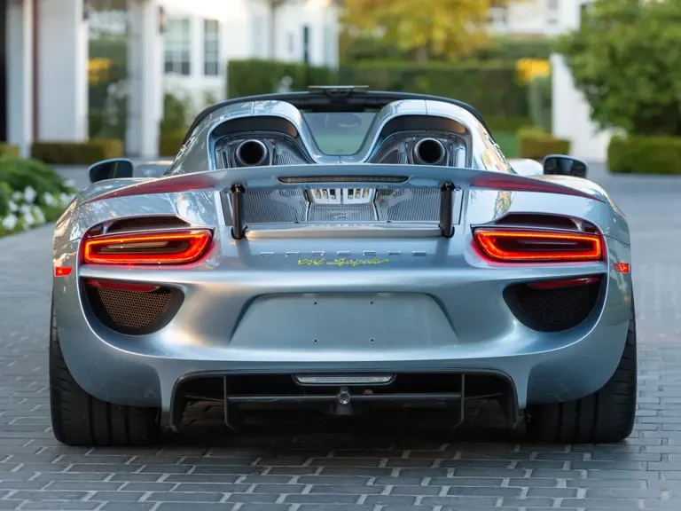 2015 Porsche 918 Spyder - Image 9 of 31
