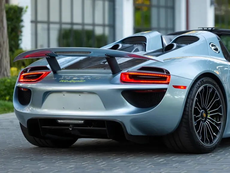 2015 Porsche 918 Spyder - Image 27 of 31