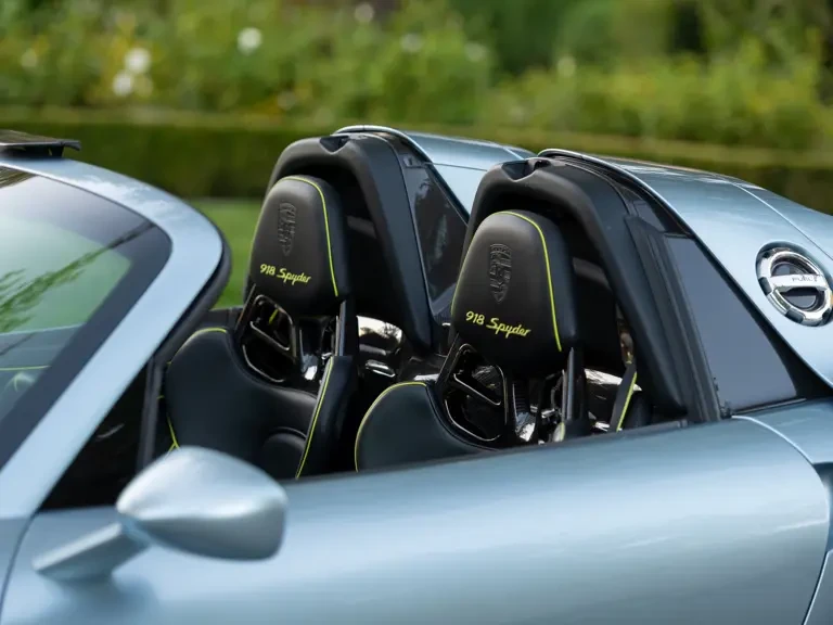 2015 Porsche 918 Spyder - Image 18 of 31