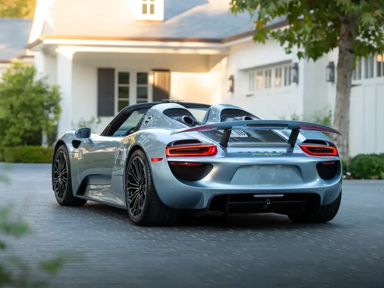 2015 Porsche 918 Spyder - Image 25 of 31