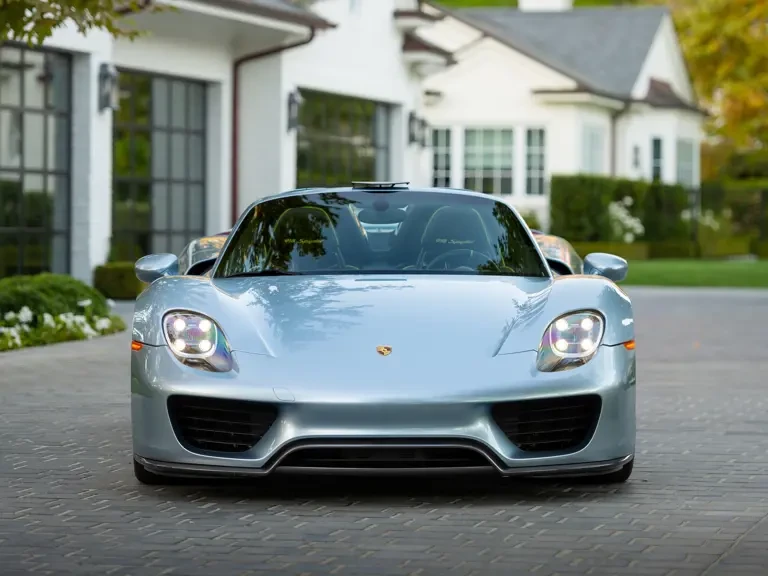 2015 Porsche 918 Spyder - Image 8 of 31