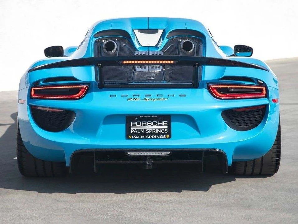 2015 Porsche 918 Spyder - Image 4 of 11